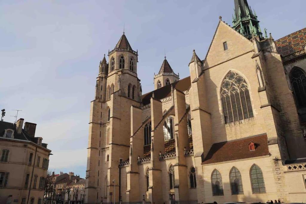 L' Alcove- Confort Charme Downtown Dijon Exterior foto